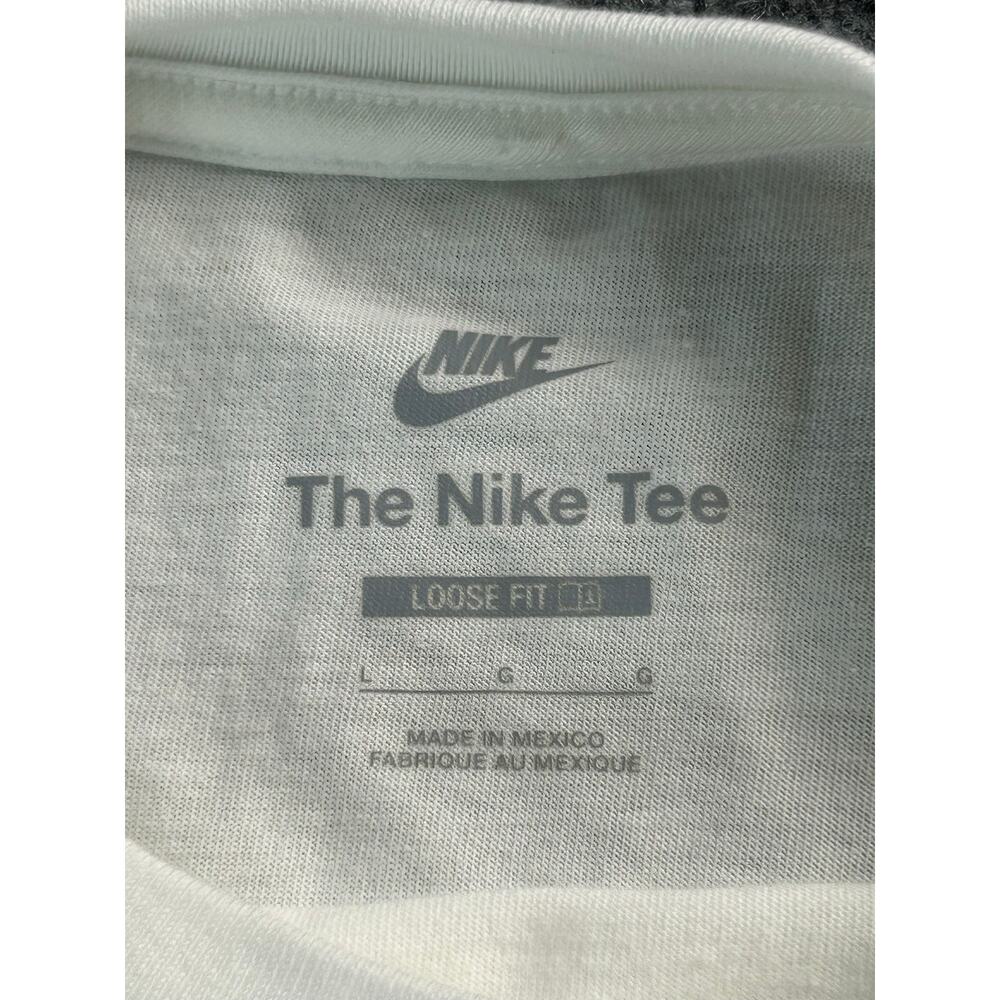 Nike Chihuahua Dog Graphic T Shirt Women's Large White Purple Loose Fit NWOT - Picture 4 of 6